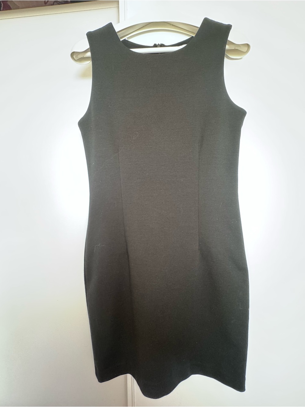 Sleek Black Sleeveless Midi Dress